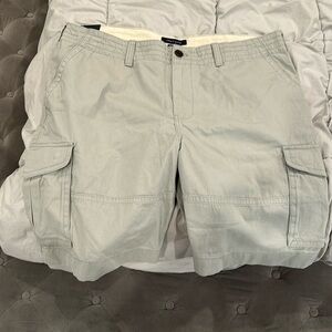 Brand new with Tags Men’s Tommy Hilfiger Cargo shorts Size 40